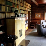 (FOTO: Finntastic) Im Wohnzimmer von Ainola rauchte Jean Sibelius gerne eine Zigarre.