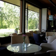 (FOTO: Finntastic) Im Café Aulis lässt es sich gemütlich Kaffee trinken.