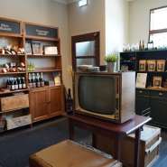 (FOTO: Inken Paletta, Finntastic) Im kleinen Shop gibt es Produkte aus der Region zu kaufen. 