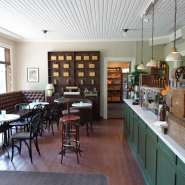 (FOTO: Inken Paletta, Finntastic) Blick in den Schankraum von Vanha Kauppa. 