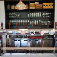 (FOTO: Inken Paletta, Finntastic) Das Restaurant bietet nicht nur lokale Speise, sondern auch verschiedene Biere aus der hauseigenen Brauerei. 