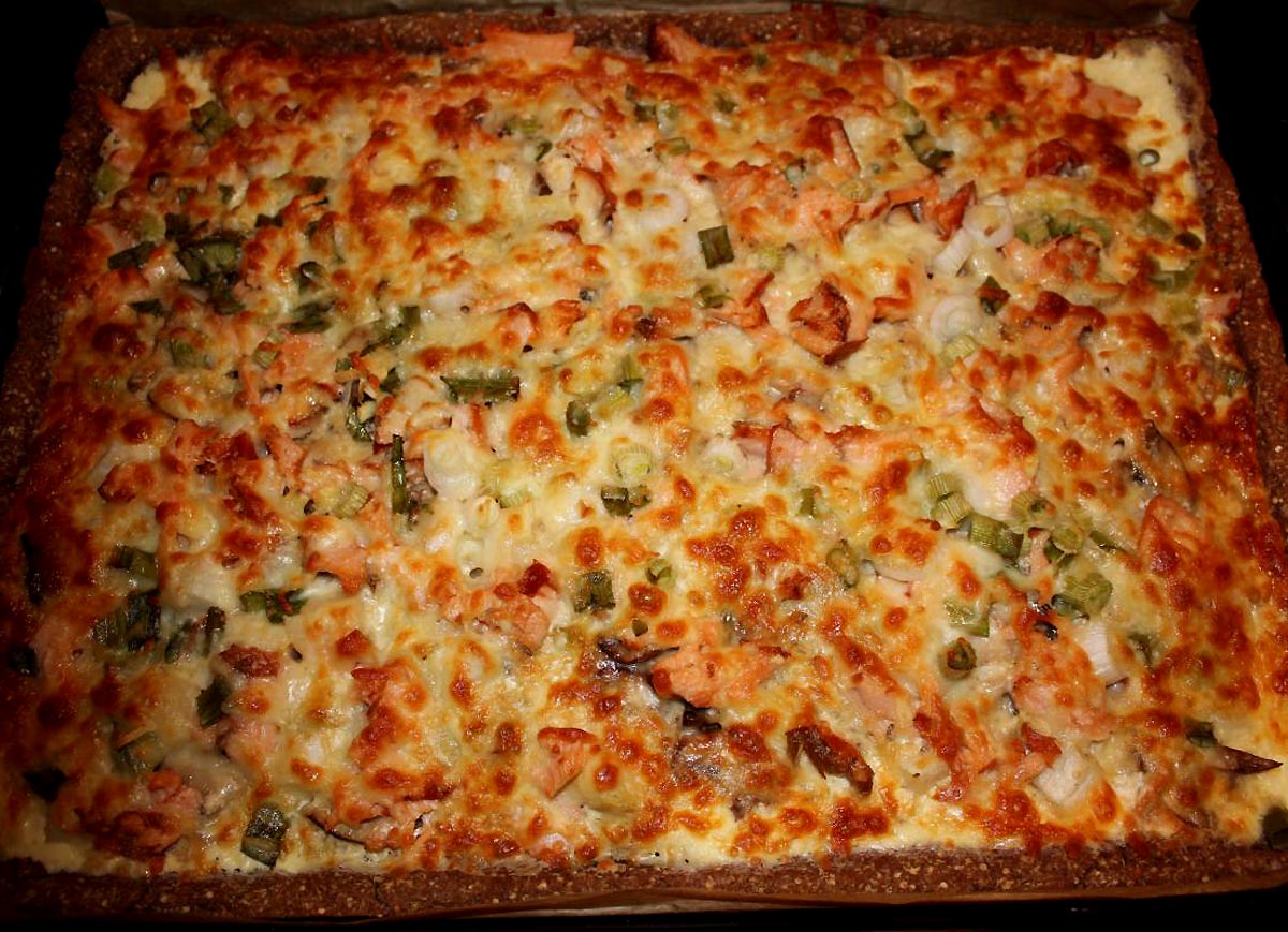 (FOTO: Finntastic) Janne-Oskaris "Finntastische" Loimulohi Pizza ist fertig, wenn sie ihre schöne "Flammlachskäsekruste" aufweist.