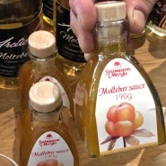 (FOTO: Finntastic) Das finnische  Unternehmen Saiman Marja stellt auch eine leckere Moltebeersauce her. Ideal zum verfeinern von Desserts.