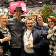 (FOTO: Finntastic)  Finnen und Finnlandfreunde: (v.l.n.r.) Päivi Karhunen, Reiner Neidhart, Teemu Kaijanen, Kirsi Mättölä und Inken von Finntastic