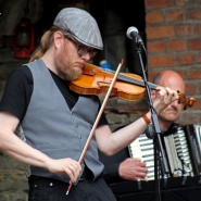 (FOTO: Finntastic) Mikko Kuisma an der Geige und Akkordeonist Norbert Bremes sorgten für das richtige "Tango-Feeling".