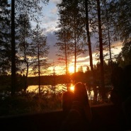 (FOTO: Elli Jobbágy) Füße hoch und den Sonnenuntergang von der Terrasse des Mökkis genießen.