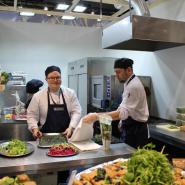 (FOTO: Finntastic) Teemu Kaijanen und sein Team bei der Arbeit - Herzlichen Dank Teemu für die tolle Bewirtung!