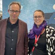 (FOTO: Inken Paletta, Finntastic) Am Stand des Mare Verlags traf ich zufällig auf Übersetzer Stefan Moster. Er hat bereits zahlreiche finnische Bücher wie "Die Nacht der alten Feuer" von Hanna Meretoja oder die Roman von Volter Kilpi aus dem Finnischen in Deutsche übersetzt. 