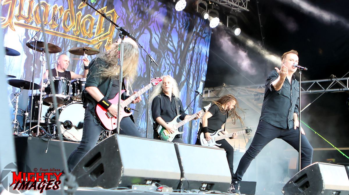 (FOTO: Mighty Images/Sven Wisese) Die deutsche Progressiv- und Heavy-Metal-Band Blind Guardian aus Krefeld sorgte für mega Stimmung.