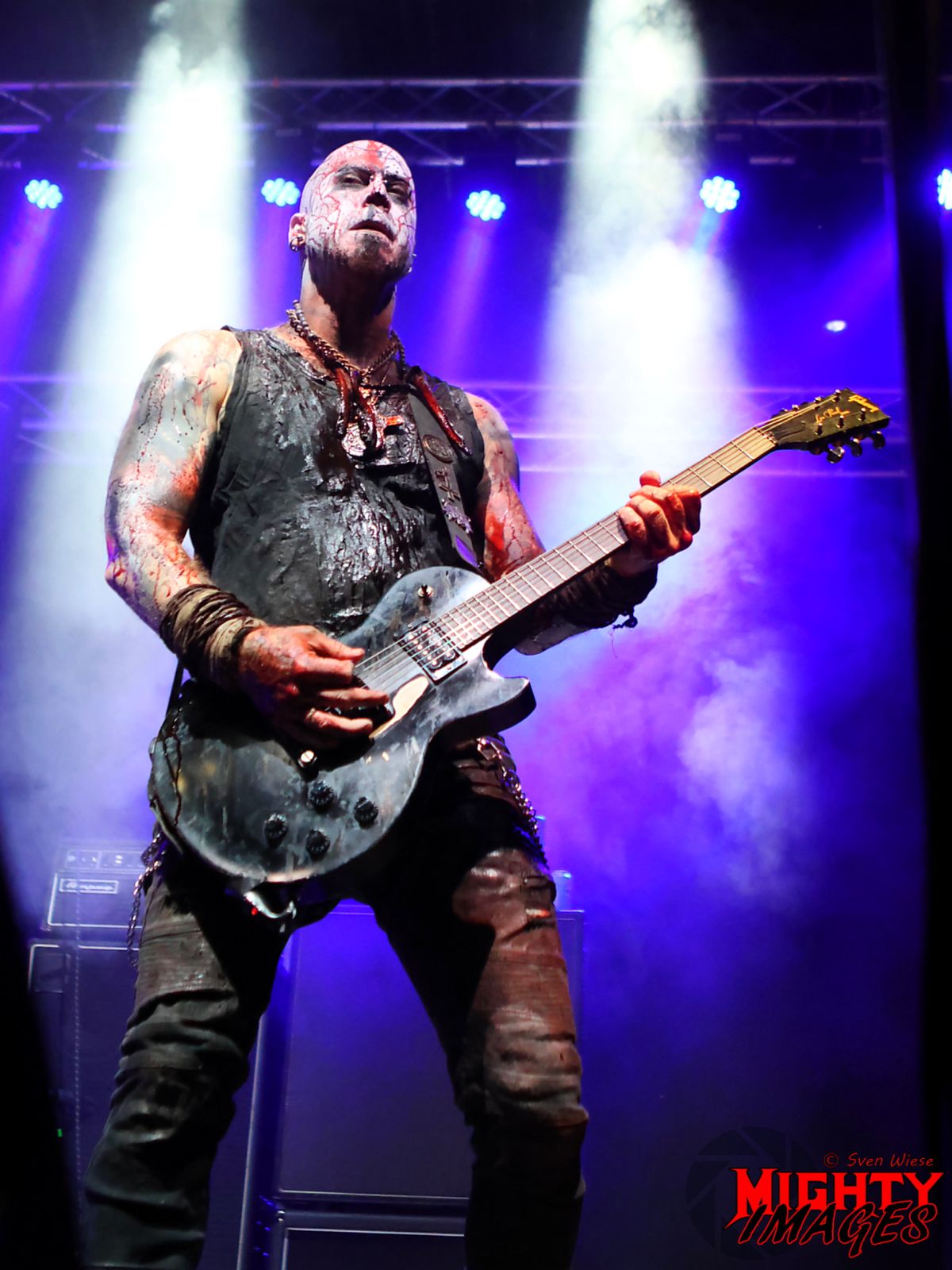 (FOTO: Mighty Images/Sven Wiese) Überzeugten mit fetzigem Black Metal, die Metalband Chamber of Unlight aus Tampere.
