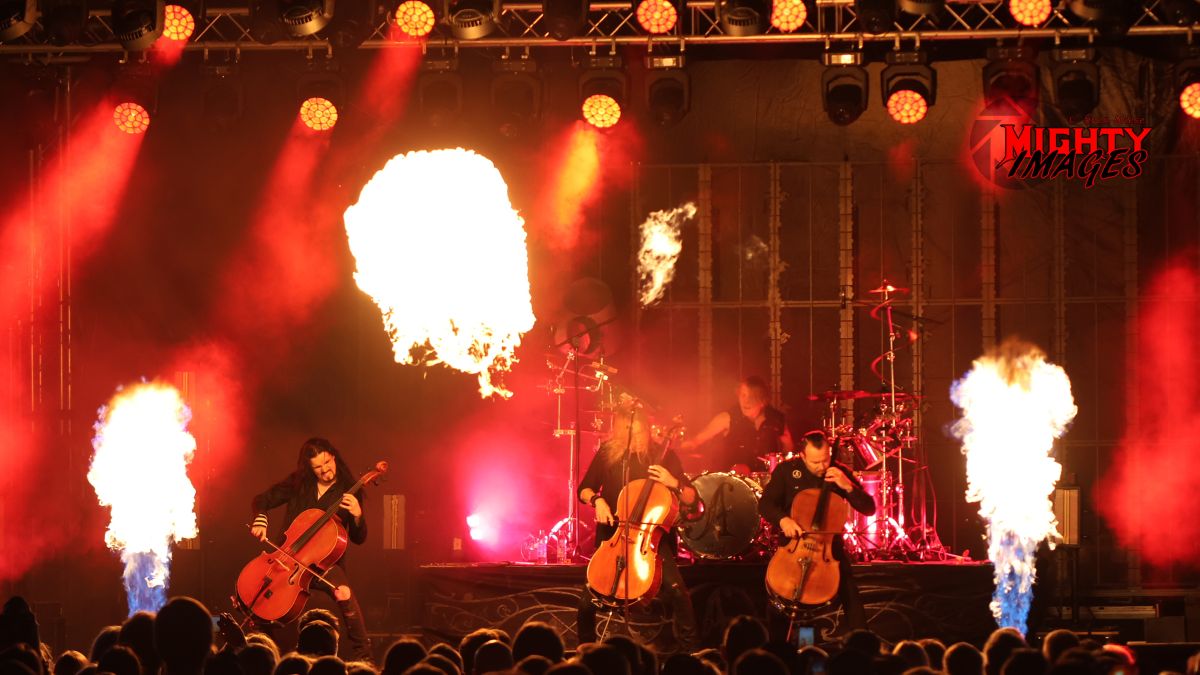 (FOTO: Mighty Images/Sven Wiese) 'Die finnische Metalband Apocalyptica überzeugte u.a. mit einer genialen Kombi aus Metal und Cellomusik.