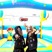 (FOTO: Mighty Images/Sven Wiese) Metalfans goes Märchenland: Die Besucher hatten viel Spaß auf dem Hellsinki Metal Festival 2023.