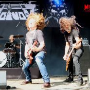 (FOTO: Mighty Images/Sven Wiese) Die kanadische Trashmetal-Band Voivod in Action: Headbangs dürfen da natürlich nicht fehlen.