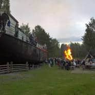 (FOTO: Hike and See) Tradition ist der Besuch des jährlichen Juhannusfestes in Möhkö, in der Nähe von Ilomantsi.