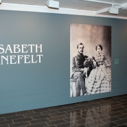 (FOTO: Finntastic) Wir erfahren, dass Elisabeth Järnefelt eine bedeutende Förderin der finnischen Kunst und Kultur war.