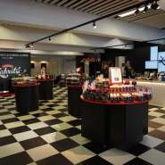 (FOTO: Inken Paletta, Finntastic) Blick in den großen Lakritzshop.