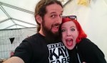 (Bildrechte: Udo Wonz) Weltemeisterin von 2011, Aline "The Devils Niece" Westphal (rechts) mit Udo Wonz (links)
