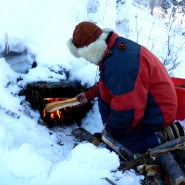 (FOTO: RENRAJD vualka) Auch im Winter funktioniert der alte Sámi-Ofen einwandfrei.