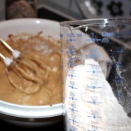 (FOTO: Finntastic) Das Mehl nach und nach dazugeben.