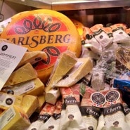 (FOTO: Finntastic)  Der norwegische Käse Jarlsberg, wird nach einem traditionellen, norwegischen Rezept hergestellt.  www.jarlsberg.com