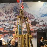 (FOTO: Finntastic)  Stockfisch ist durch Lufttrocknung haltbar gemachter Fisch und eine Spezialität aus Norwegen. Meistens wird dazu Kabeljau, Seelachs, Schellfisch oder Leng genutzt.