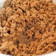 (FOTO: Inken Paletta, Finntastic) Keine Sorge, wenn der Teig am Ende so ausschaut. ihr könnt ihn mit der Hand zu einem festen Teig durchkneten. 