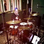 (FOTO: Dark Ride Brothers) Joni Takalo im Jamsession-Fieber bei der Aufnahme zur neuen Single "The Dark Ride"