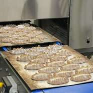 (FOTO: Inken Paletta, Finntastic) Die Piroggen sind fertig und können in den Ofen. 