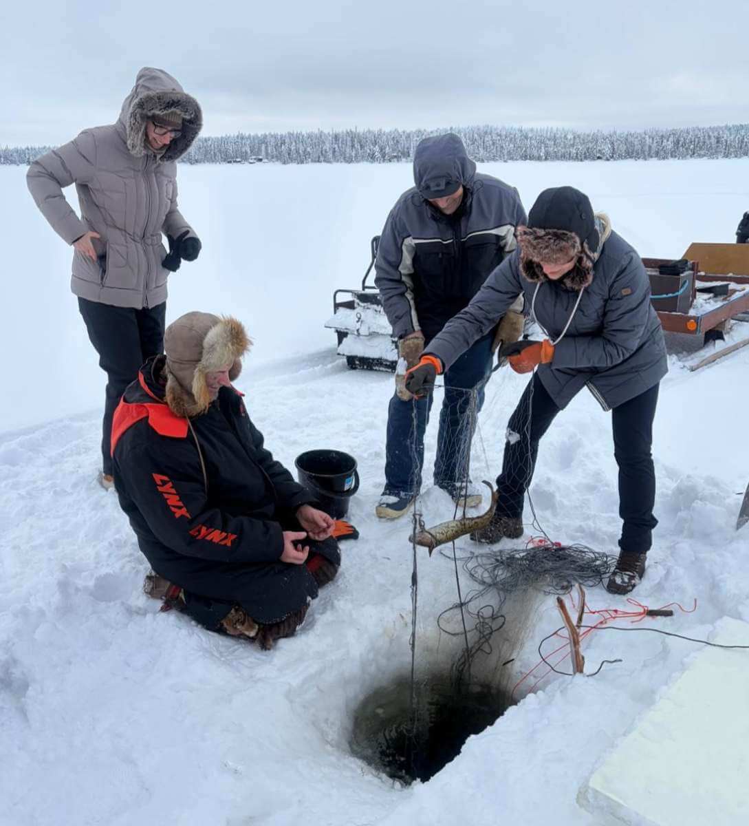 Eislochfischen