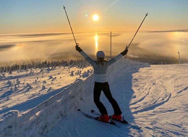 Iris Mönkkönen beim Skifahren